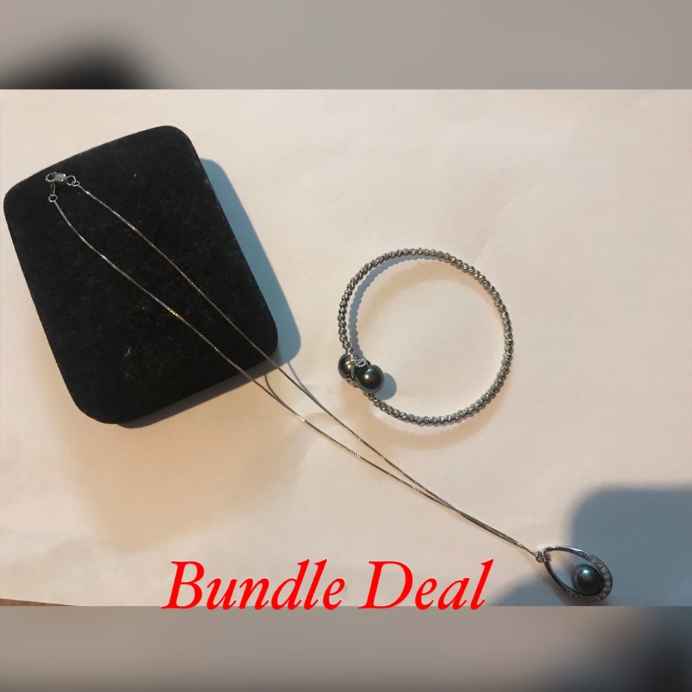 NWOT Bundle Tahitian Pearl necklace and bracelet.